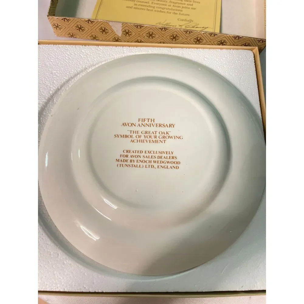 Avon Fifth Anniversary 'The‎ Great Oak' Collector's Plate Vintage Decor